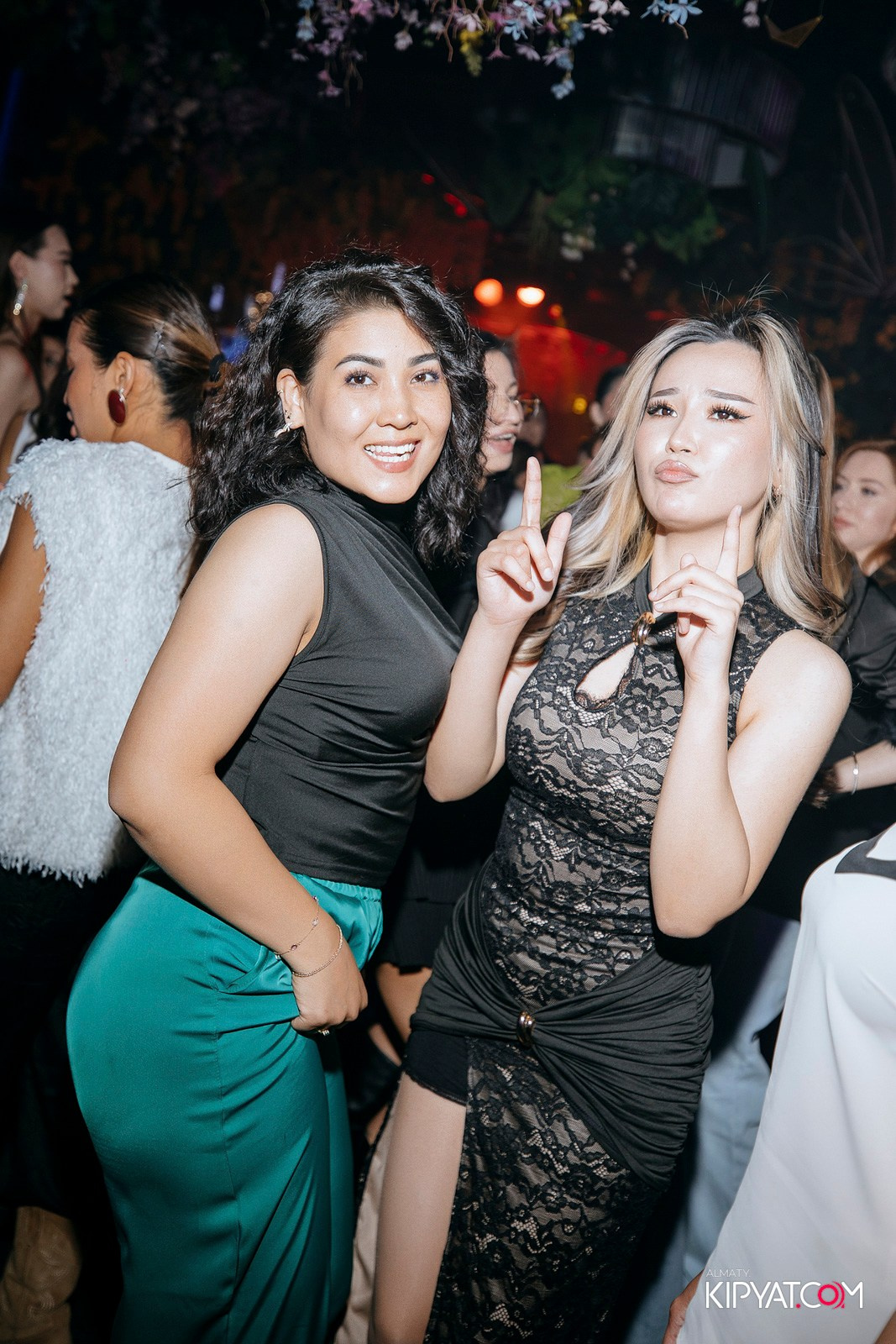 FRIENDS BAR & TERRACE. КИПЯТКОМ АЛМАТЫ! Фотосъемка мероприятий в Алматы