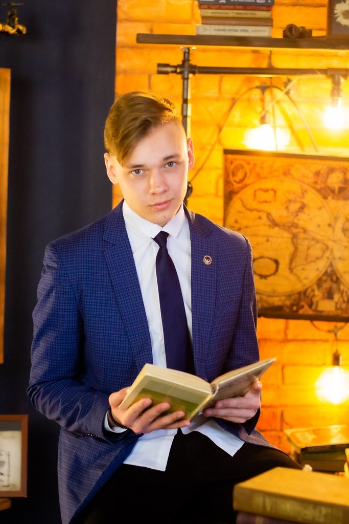 Школьники в студии. Фотограф Бурятия. Печать фотокниг