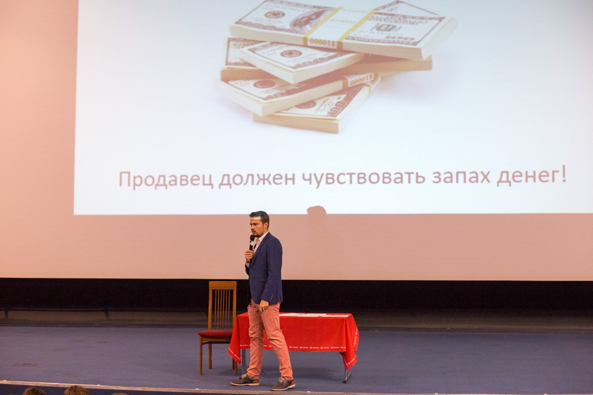 Фотограф на корпоратив СПб. Юлия Лисняк, контент-фотограф в Санкт-Петербурге