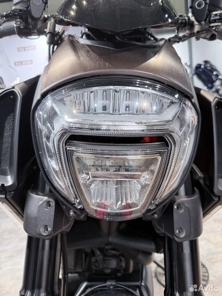 Купить 2015 Ducati Diavel Red Carbon — подробнее на сайте. Hello Davidson, Москва. Только хорошие мотоциклы…