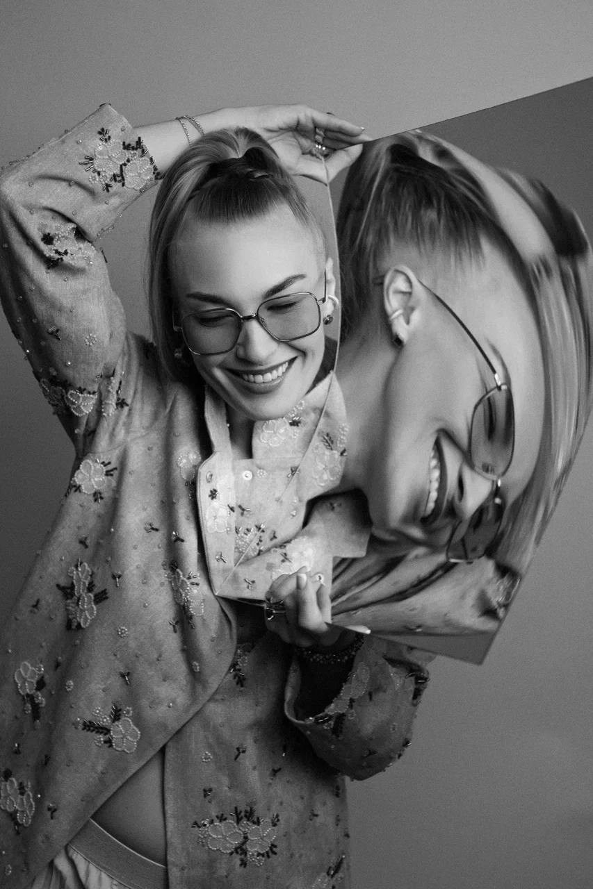 Зеркало. Фотограф для маркетплейсов Михаил Бове