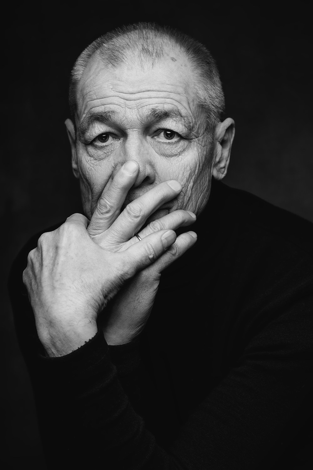 U-ray: Художественный чёрно-белый портрет. U-ray