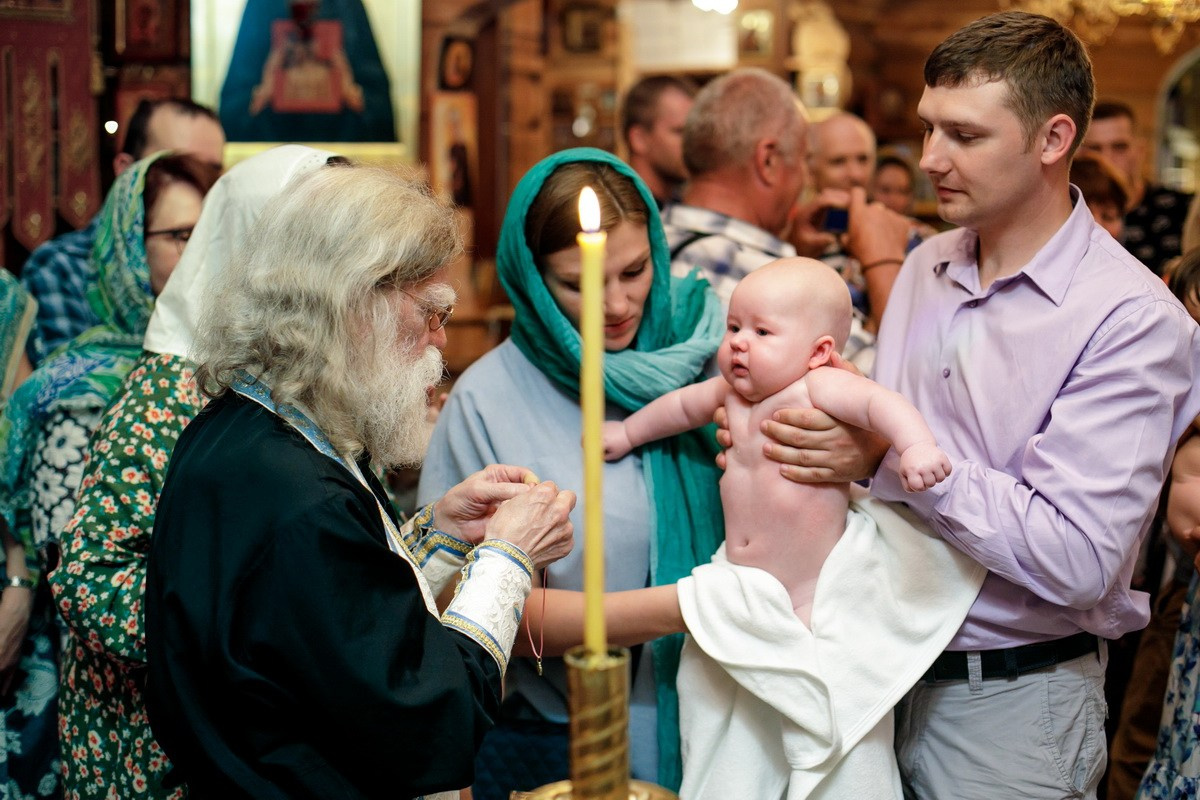 Крещение Храм всех Русских святых. п.Сосново. Фотограф на крещение в Санкт Петербурге