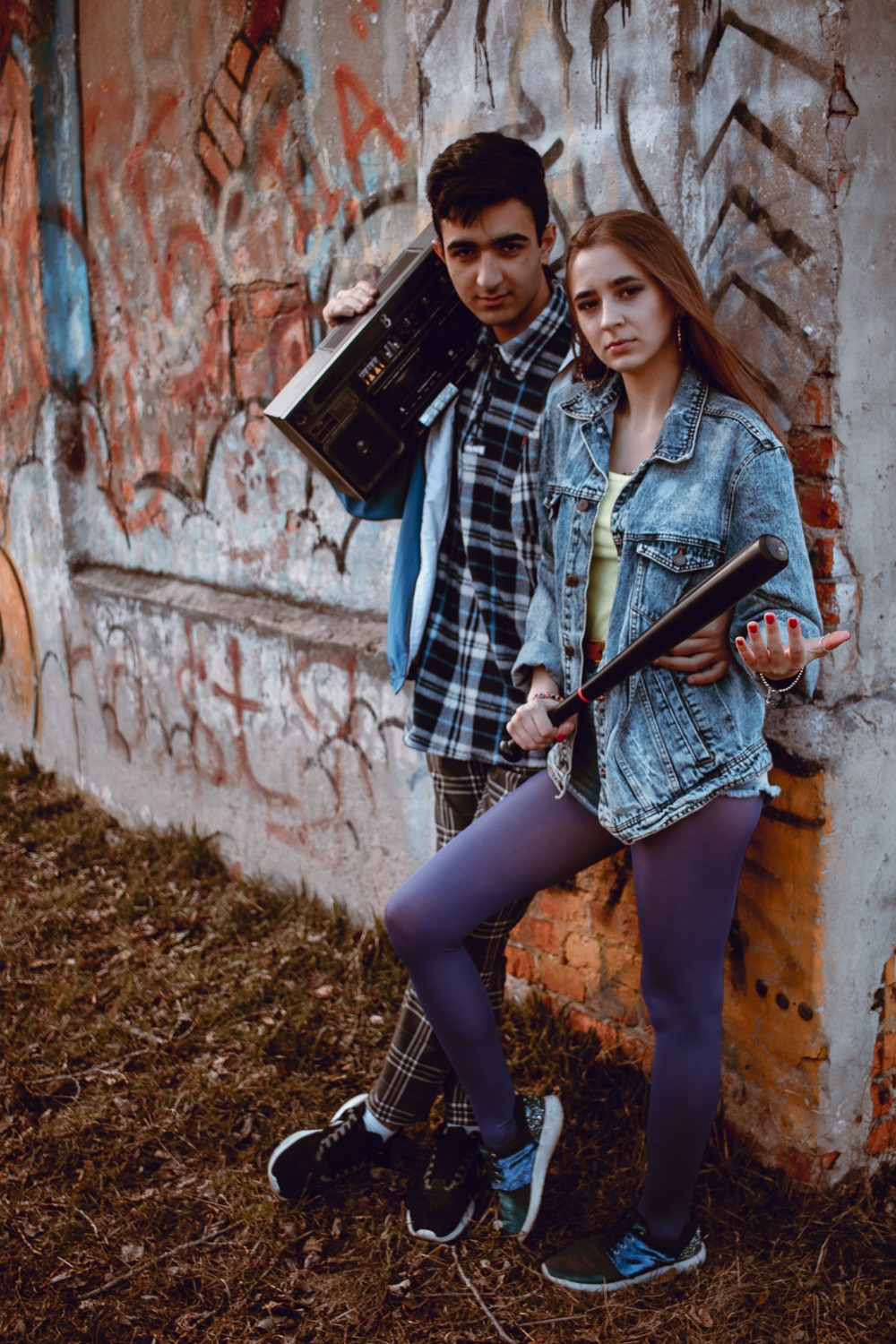 Фотосъемка в стиле 90х для 11 класса в Серпухове для выпускного альбом. Выпускные альбомы в Серпухове