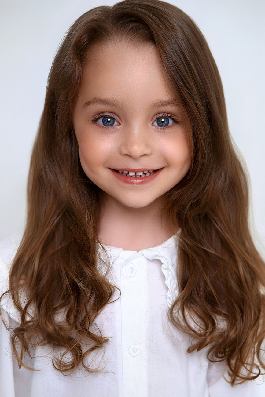 Александра, 6 лет. KED Production — продакшн из СПб. Создаём фото, видео и контент, который помогает брендам и селлерам продавать больше