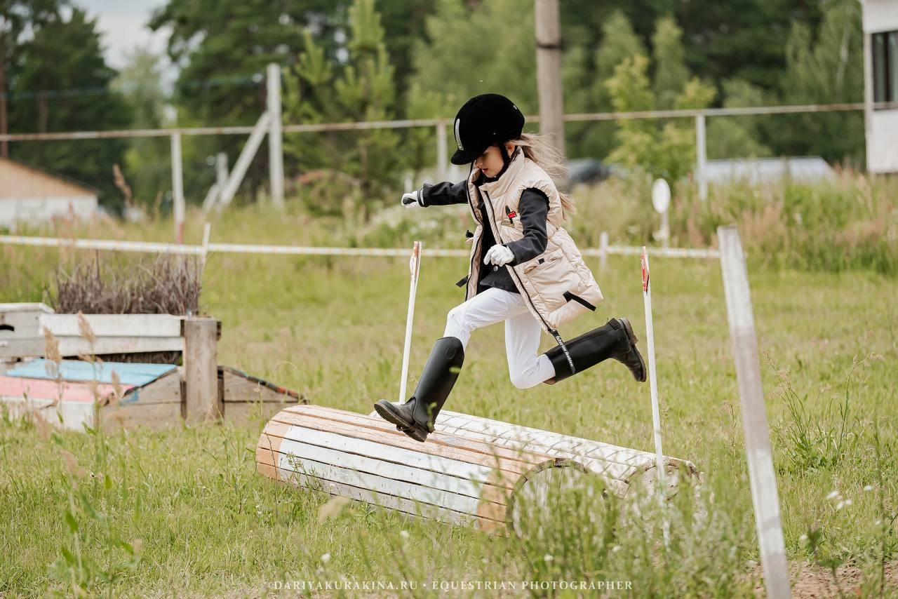ЛЕТНИЙ КУБОК по КОНКУРУ, КСК «СОЗВЕЗДИЕ». Куракина Дарья • Конный фотограф