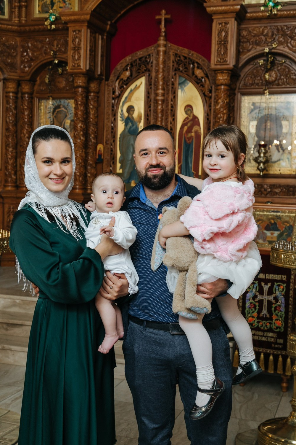 Крещение Церковь Тихвинской иконы Божией Матери. Фотограф на крещение в Санкт Петербурге