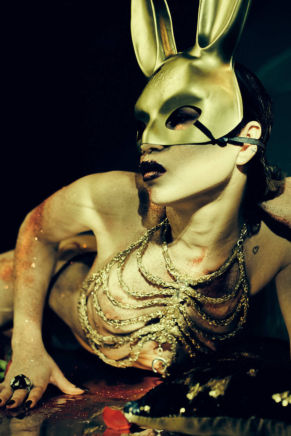 Арт-ню фотосессия с розами