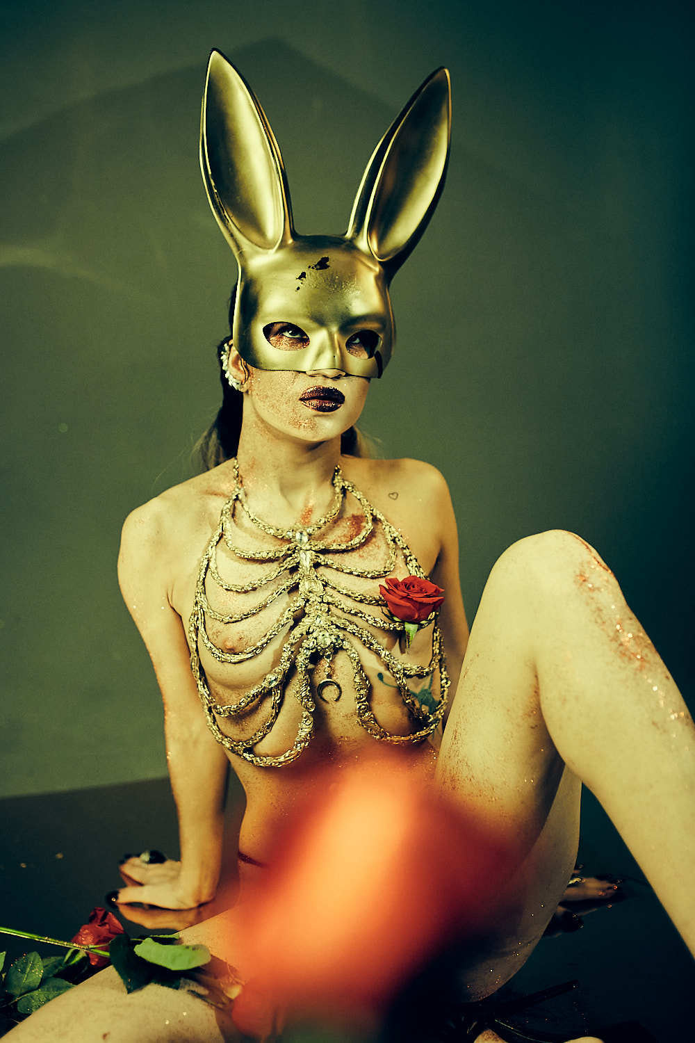 Арт-ню фотосессия с розами