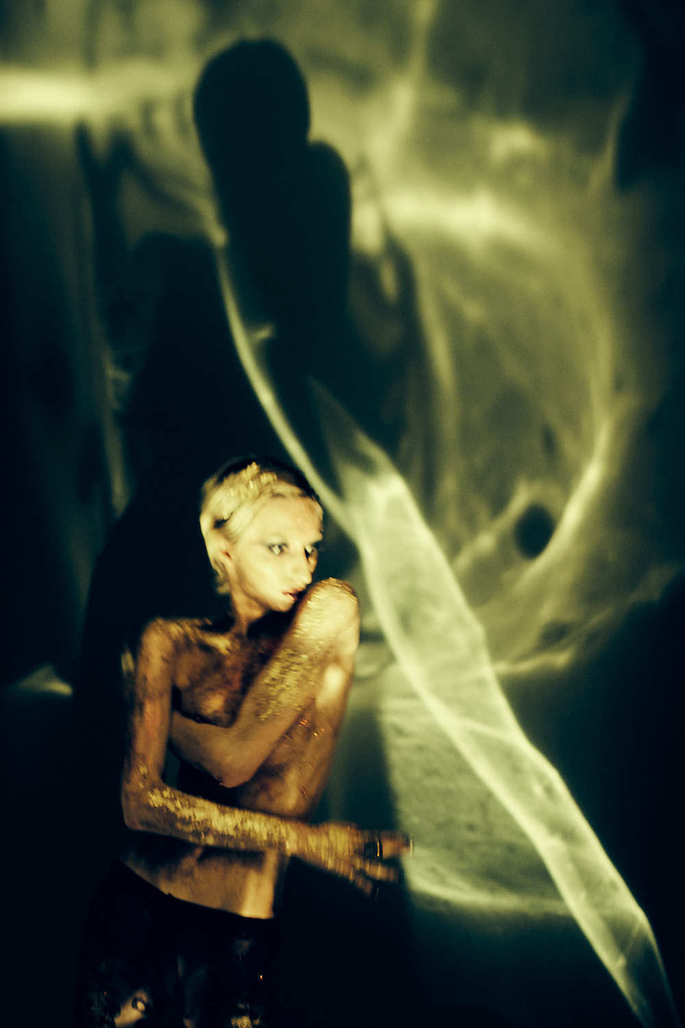 Арт-ню фотосессия с розами