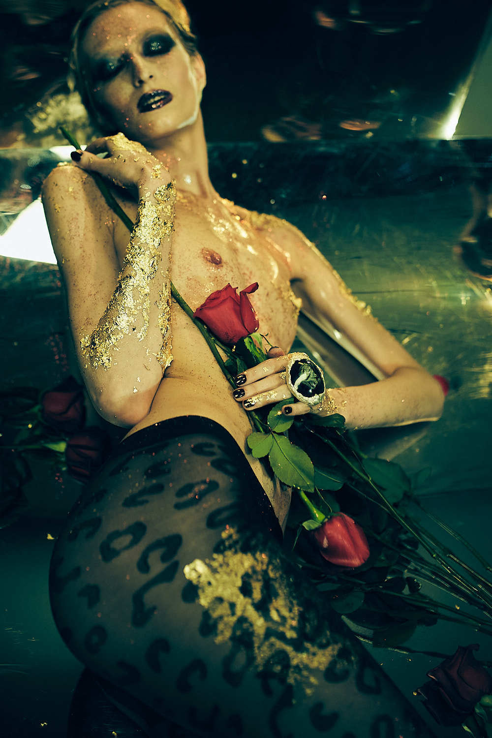 Арт-ню фотосессия с розами