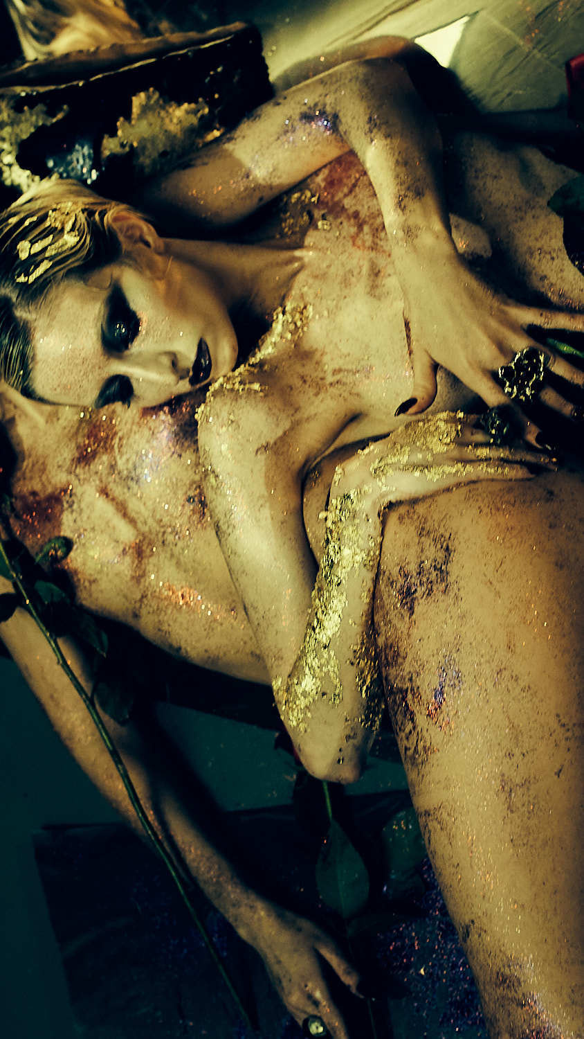 Арт-ню фотосессия с розами