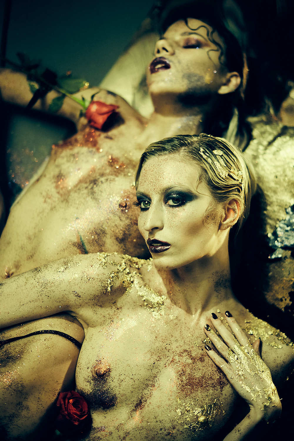 Арт-ню фотосессия с розами