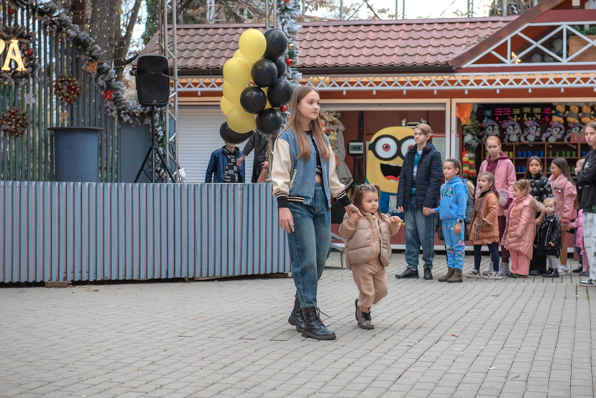 Парк Ривьера дефиле HAPPYkids. Семейный и коммерческий фотограф в Сочи Александр Бодунов