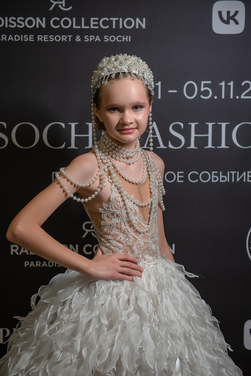 SochiFashionWeek2024 дизайнер Анохина Светлана. Семейный и коммерческий фотограф в Сочи Александр Бодунов