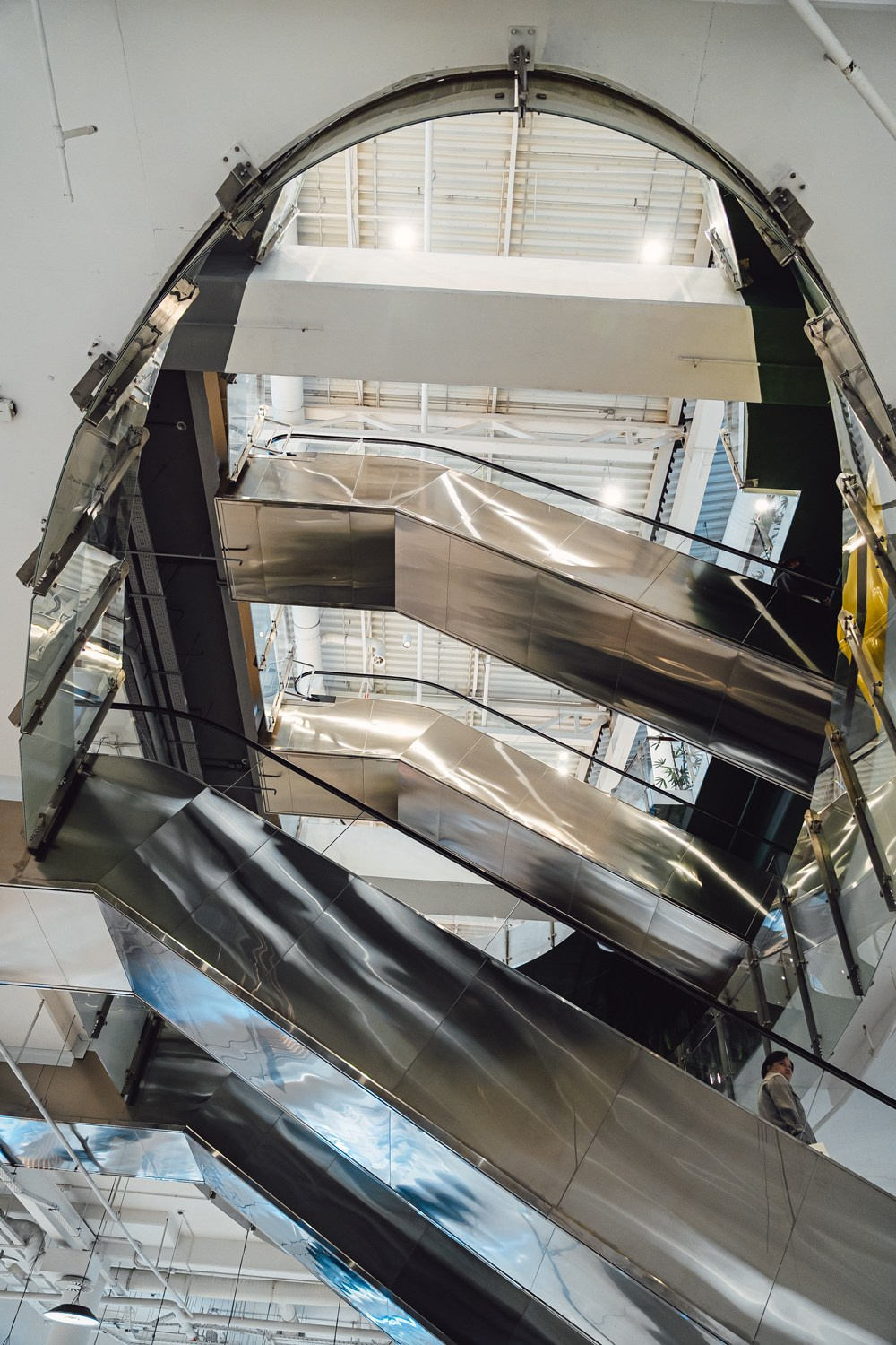 Aviapark-p. Vadim Yathartha — Photography, Cinematography, Generative AI