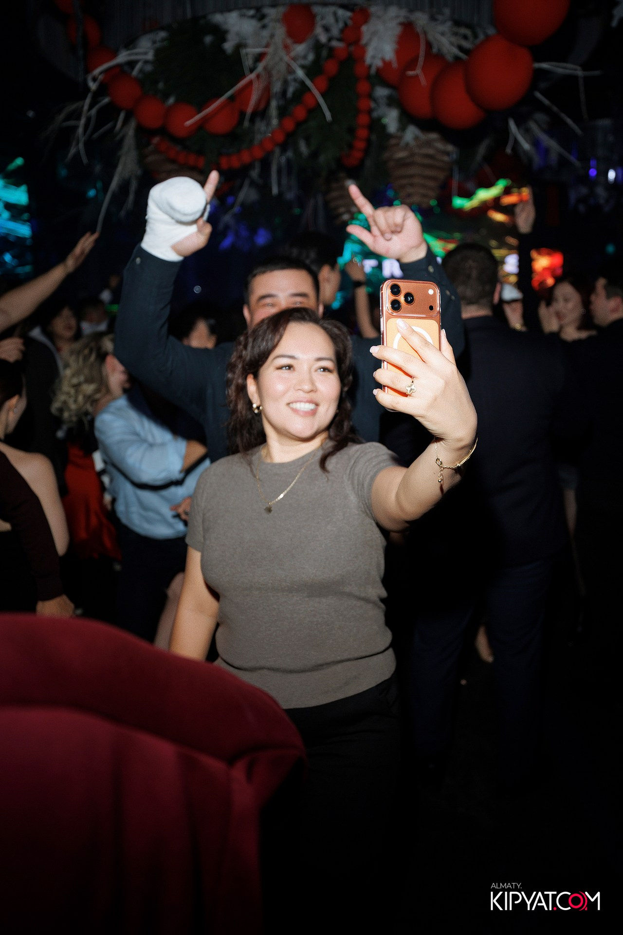 FRIENDS BAR & TERRACE. КИПЯТКОМ АЛМАТЫ! Фотосъемка мероприятий в Алматы