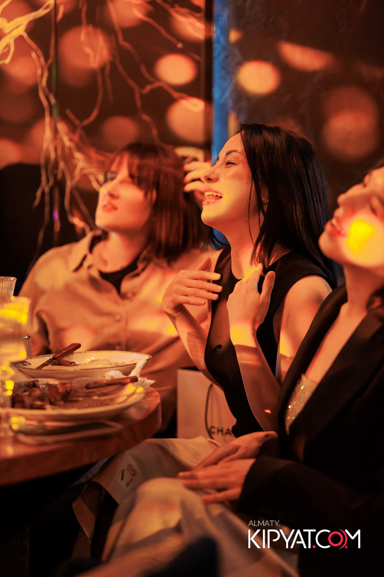 MOOD KARAOKE & TERRACE. КИПЯТКОМ АЛМАТЫ!