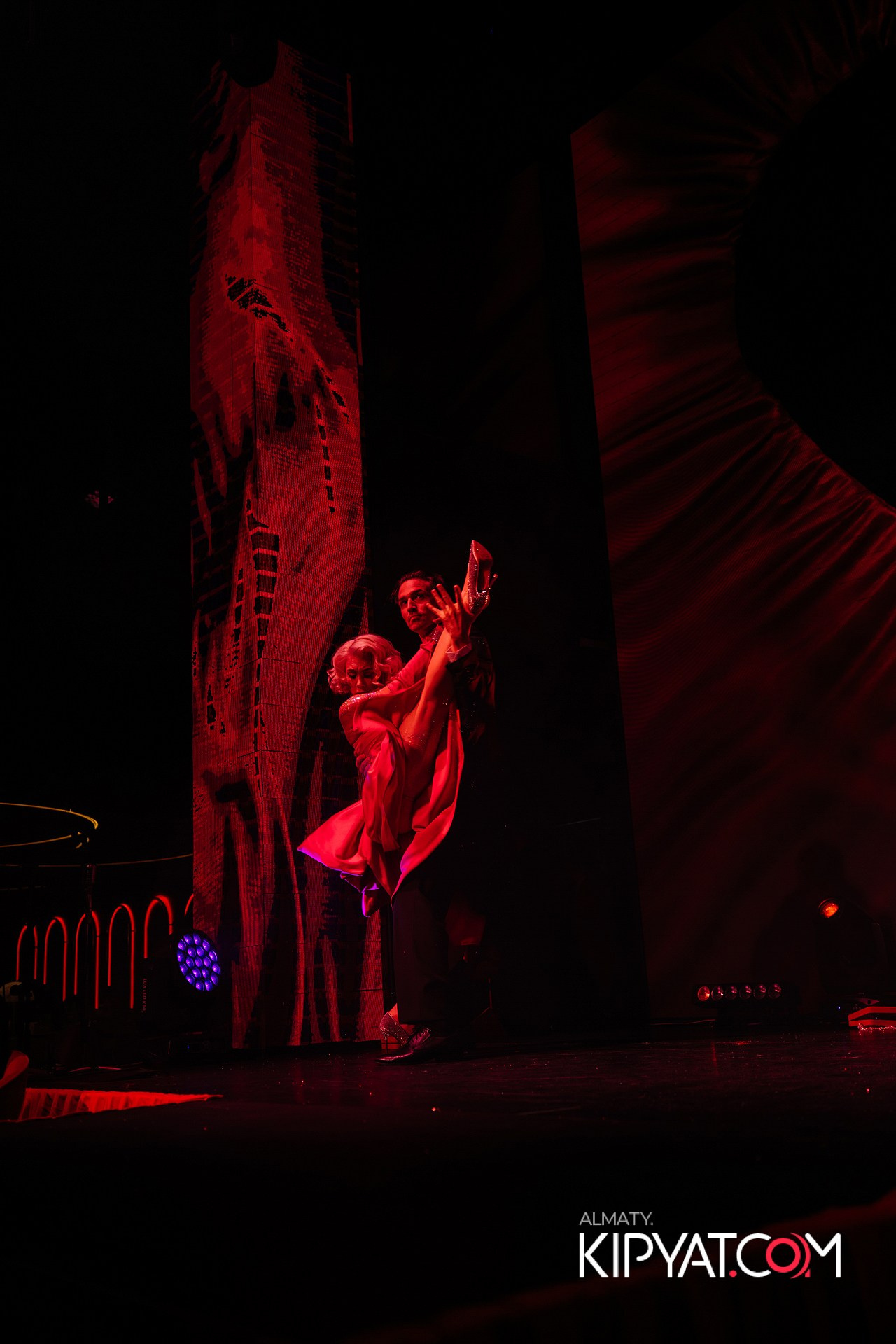 QUEEN. КИПЯТКОМ АЛМАТЫ!