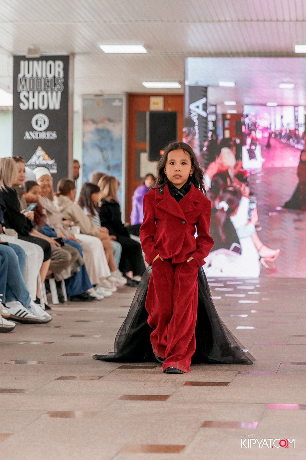JUNIOR FASHION SHOW. КИПЯТКОМ АЛМАТЫ!