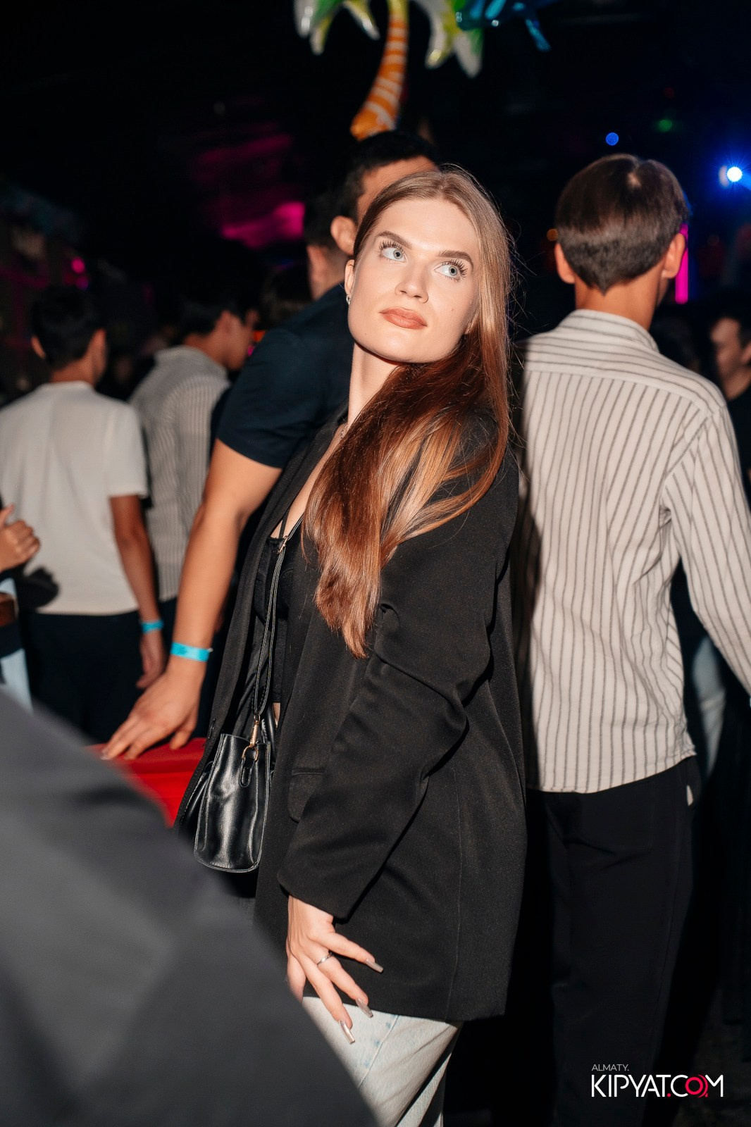 UYAT EMES BAR. КИПЯТКОМ АЛМАТЫ!