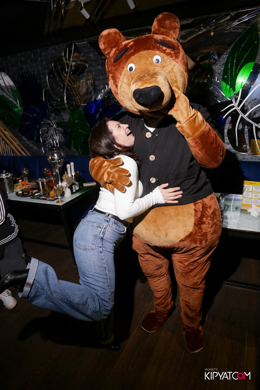 УХО И МЕДВЕДЬ НА ГАГАРИНА. КИПЯТКОМ АЛМАТЫ!