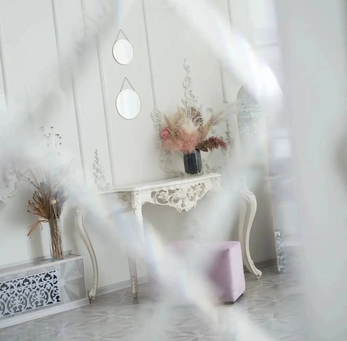 Студия Love is зал Колонны, 1700 руб. в час. Классный фотограф Красноярска Васильева Ирина