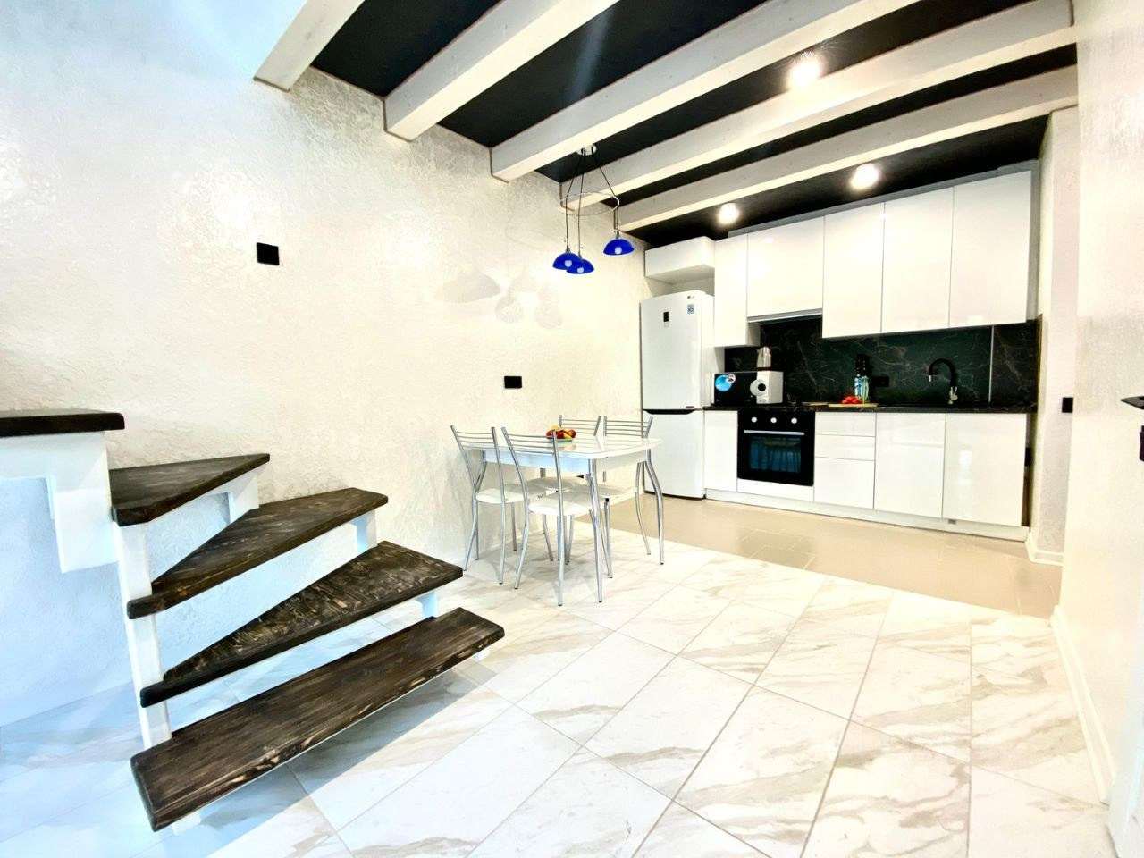 Стильная предметная съемка в Сочи для визуальной рекламы.