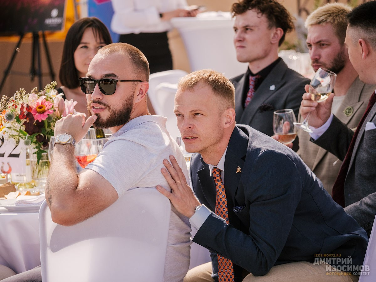 Скачки фаворитов 2024