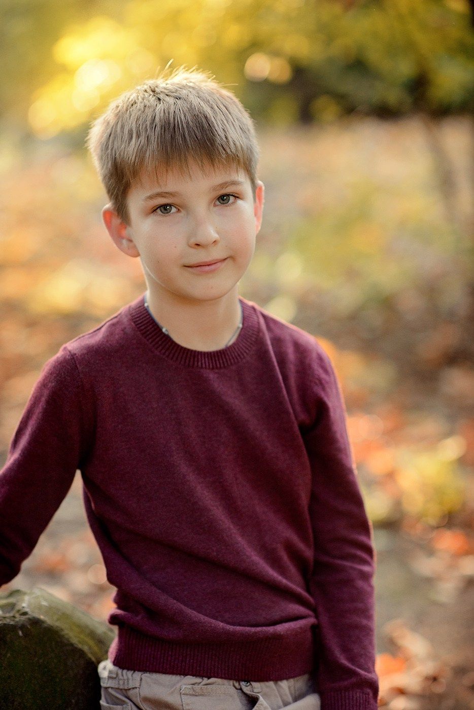 Family photo shoot , walk in the autumn park, family and golden fall (Photographer in Edinburgh Elena Carruthers)
