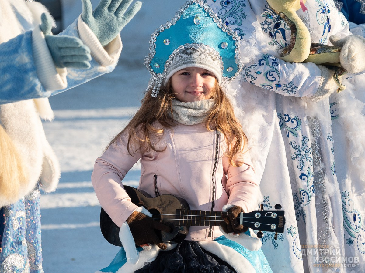 Забег снегурочек