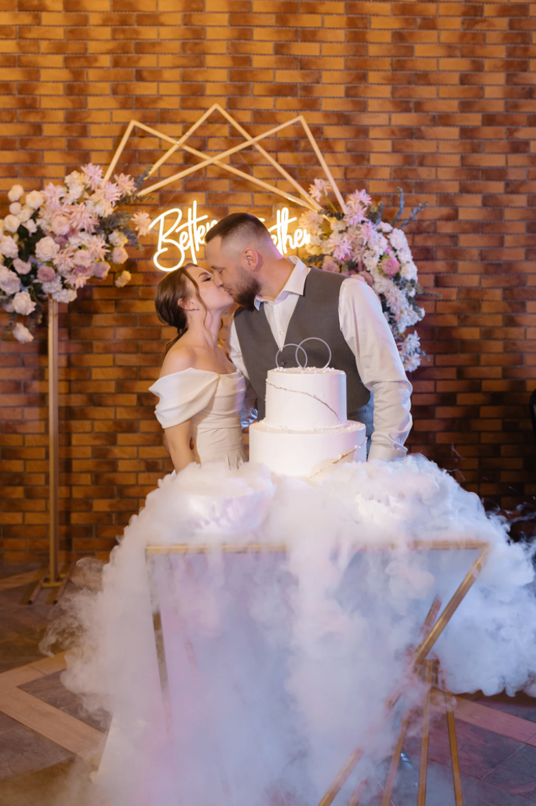 Площадка № 2-2. Свадебный организатор Москва