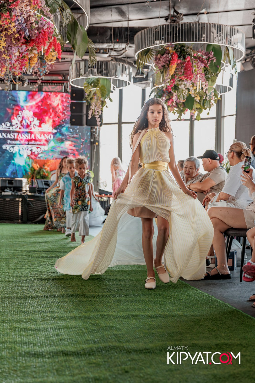 PROM KIDS FASHION SHOW. КИПЯТКОМ АЛМАТЫ!