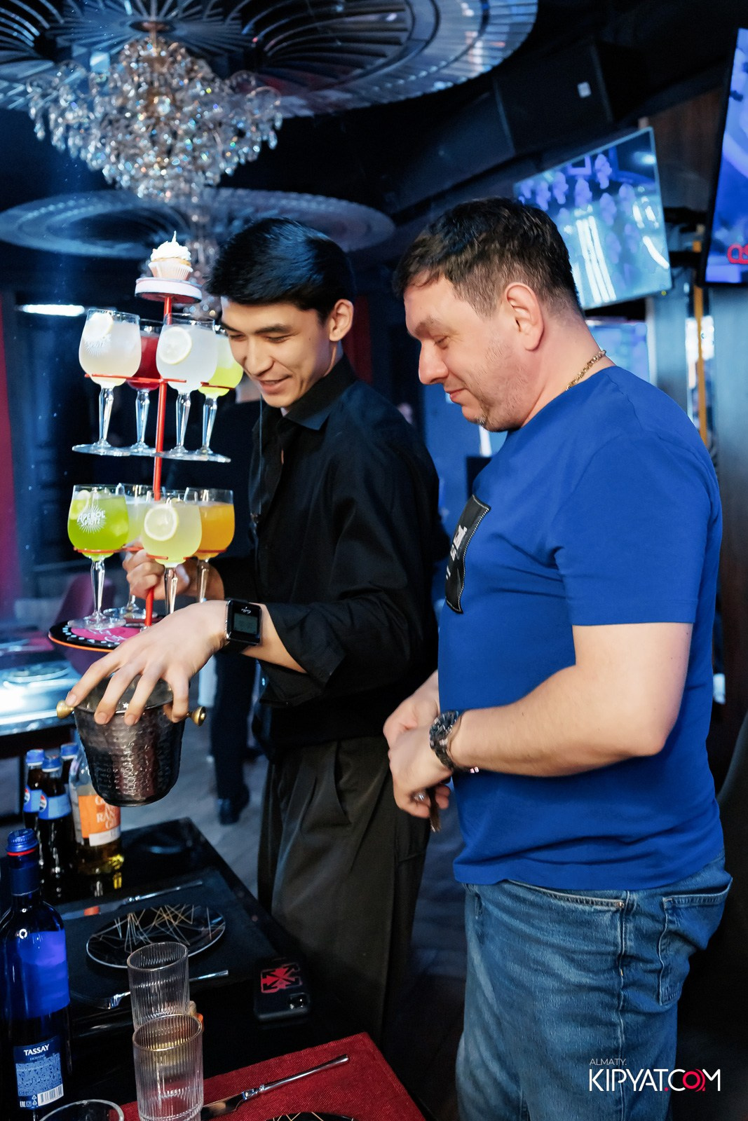 ЗАЯ, НА БИС. КИПЯТКОМ АЛМАТЫ!