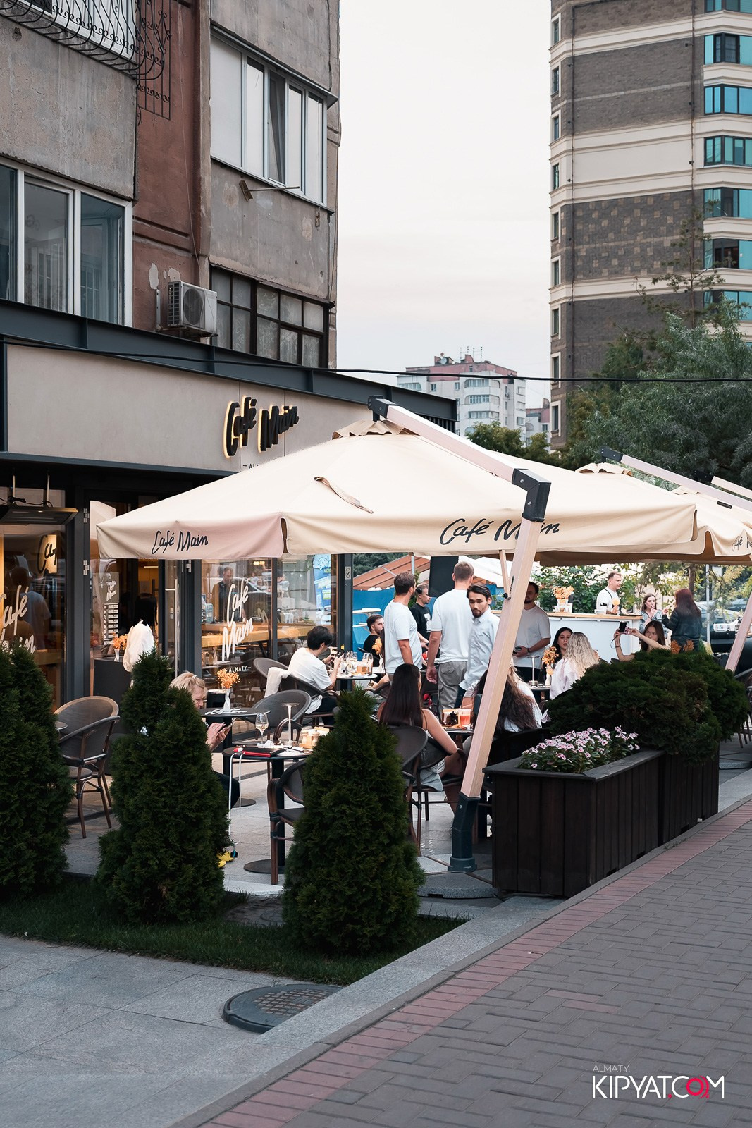 ДЕНЬ РОЖДЕНИЯ CAFE MAIN — 1 ГОД. КИПЯТКОМ АЛМАТЫ!