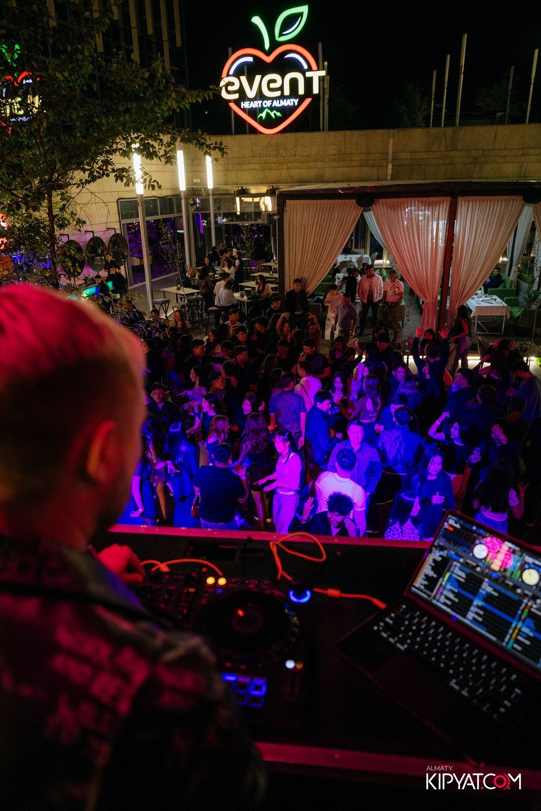 EVENT BAR. КИПЯТКОМ АЛМАТЫ!