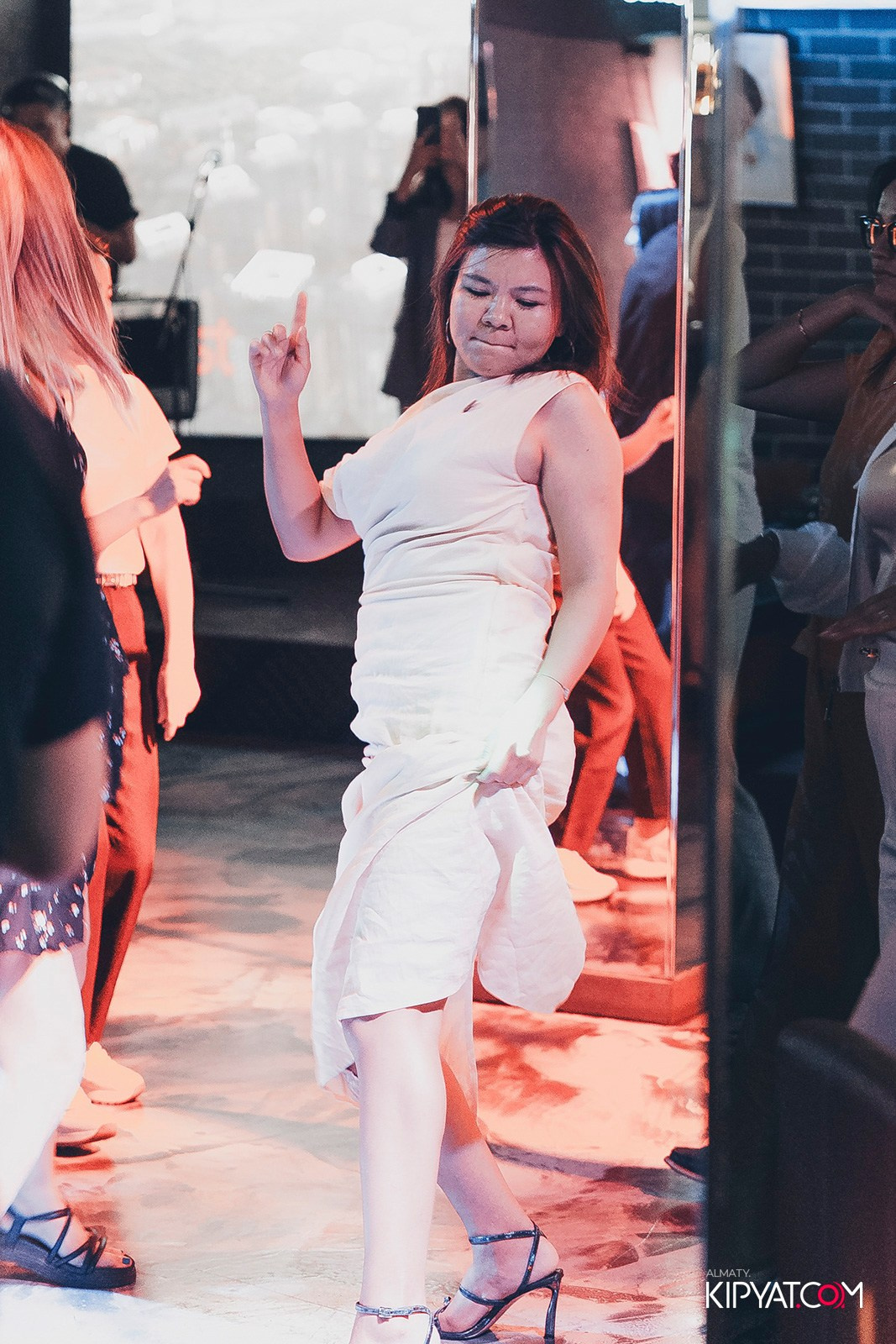 КАРАОКЕ DO RE MI. КИПЯТКОМ АЛМАТЫ!