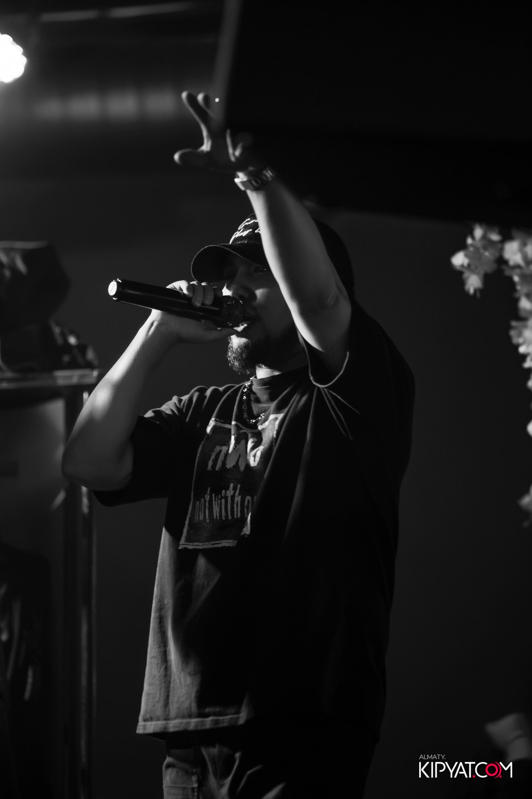 UYAT EMES BAR. КИПЯТКОМ АЛМАТЫ!