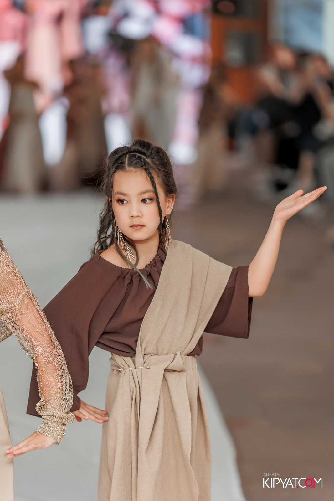 JUNIOR FASHION SHOW. КИПЯТКОМ АЛМАТЫ!