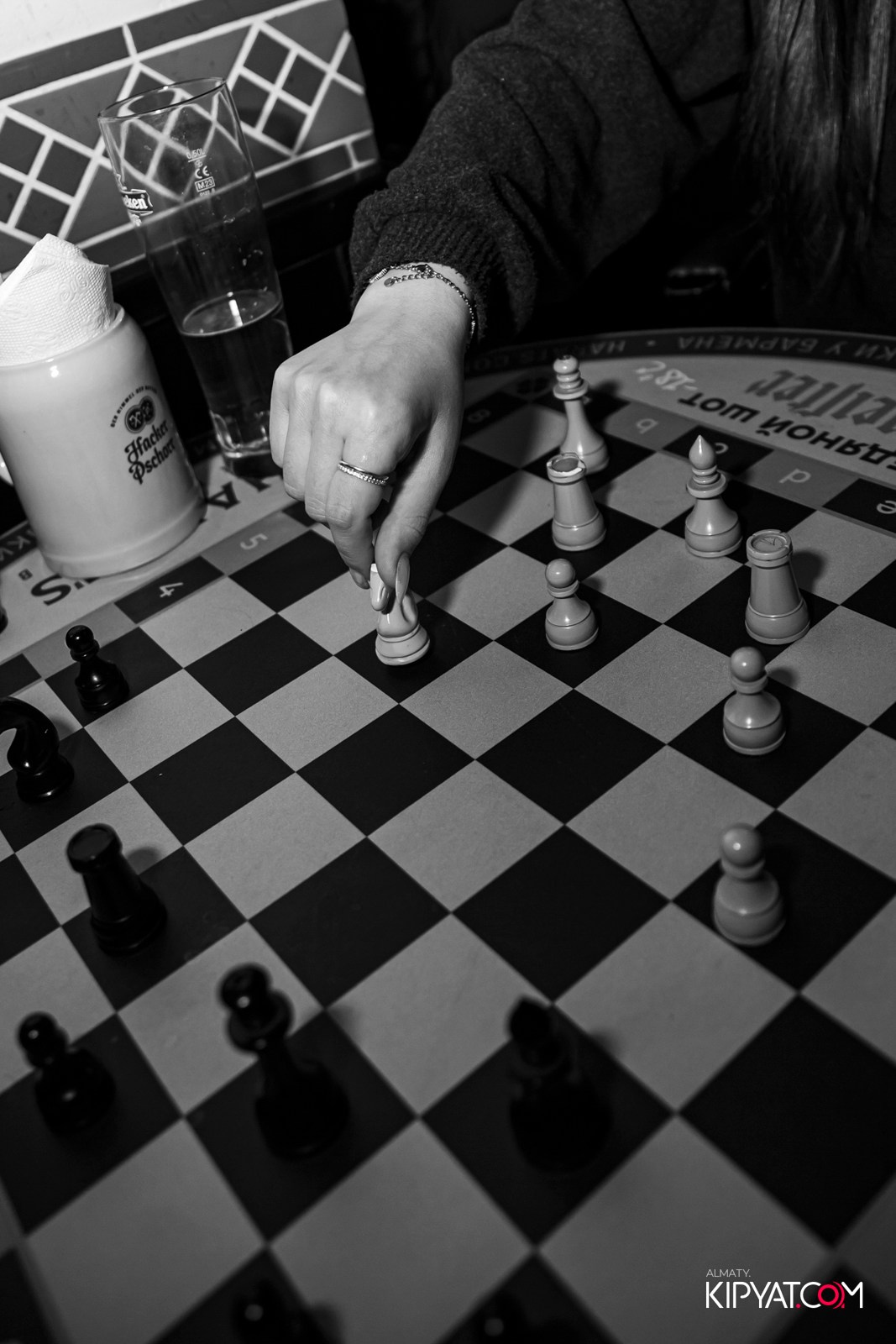 HARATS IRISH PUB НА АЛЬ-ФАРАБИ. КИПЯТКОМ АЛМАТЫ! Фотосъемка мероприятий в Алматы