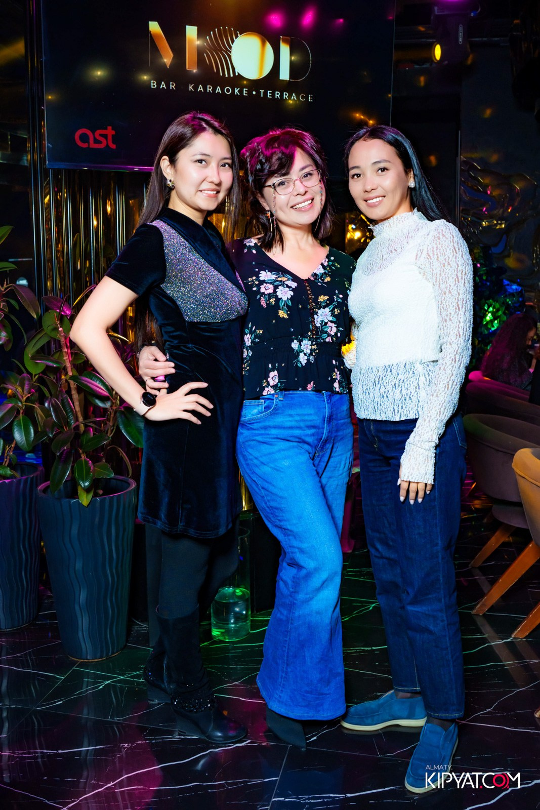 MOOD KARAOKE & TERRACE. КИПЯТКОМ АЛМАТЫ!