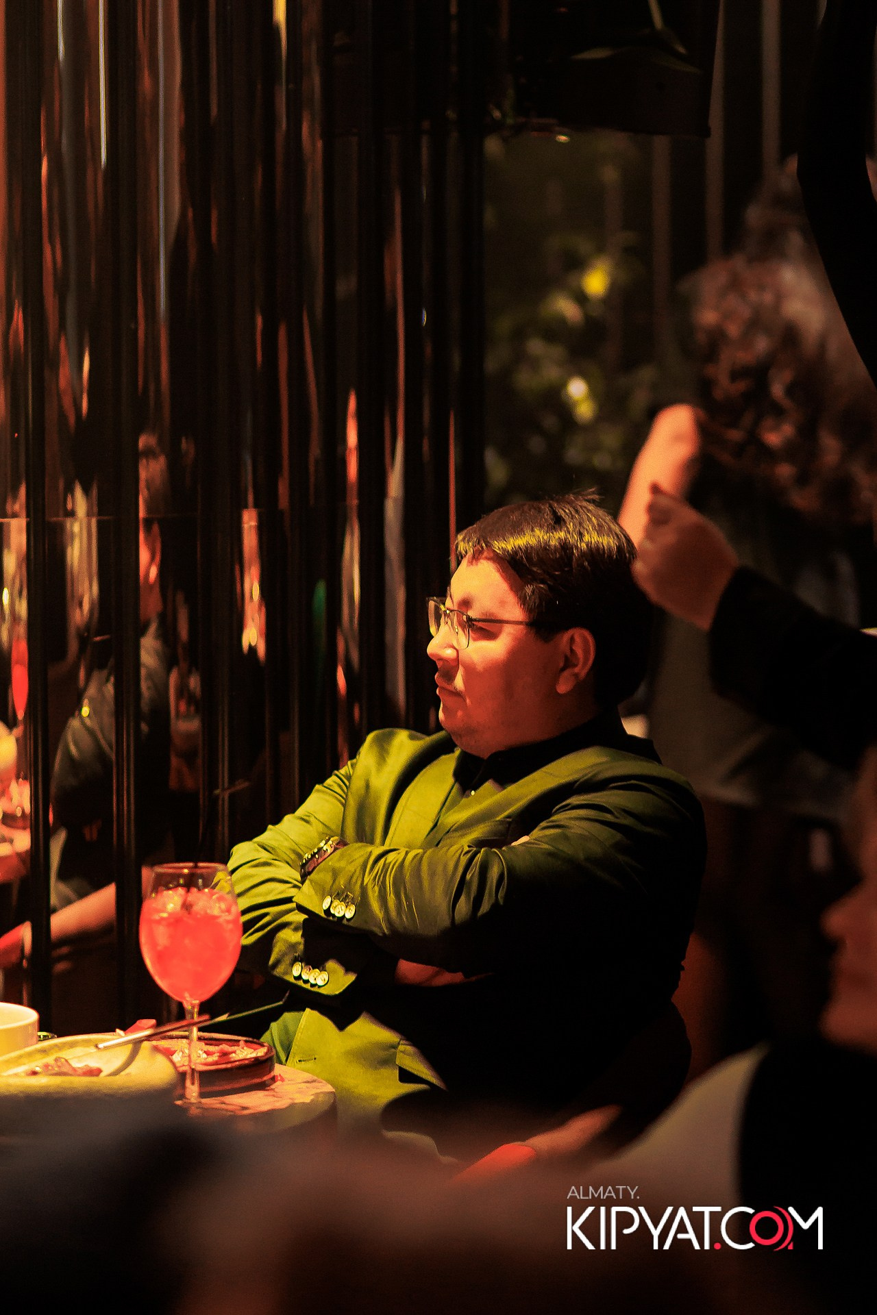 MOOD KARAOKE & TERRACE. КИПЯТКОМ АЛМАТЫ!