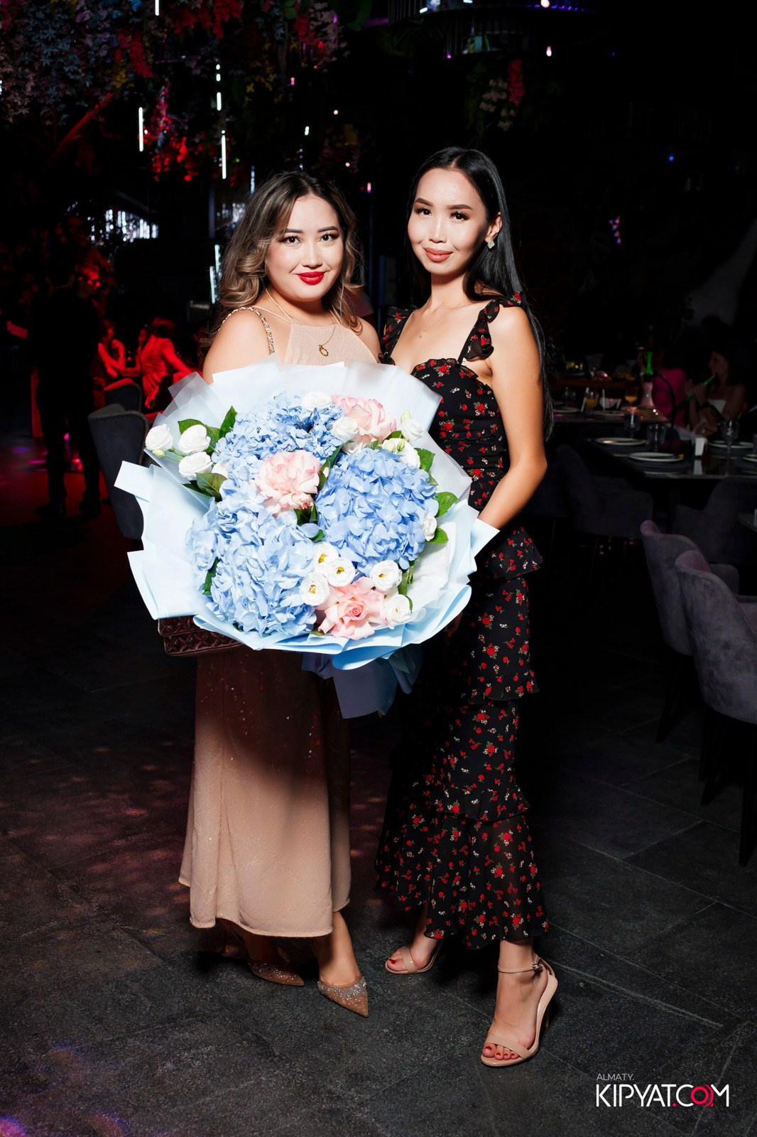 FRIENDS BAR & TERRACE. КИПЯТКОМ АЛМАТЫ!