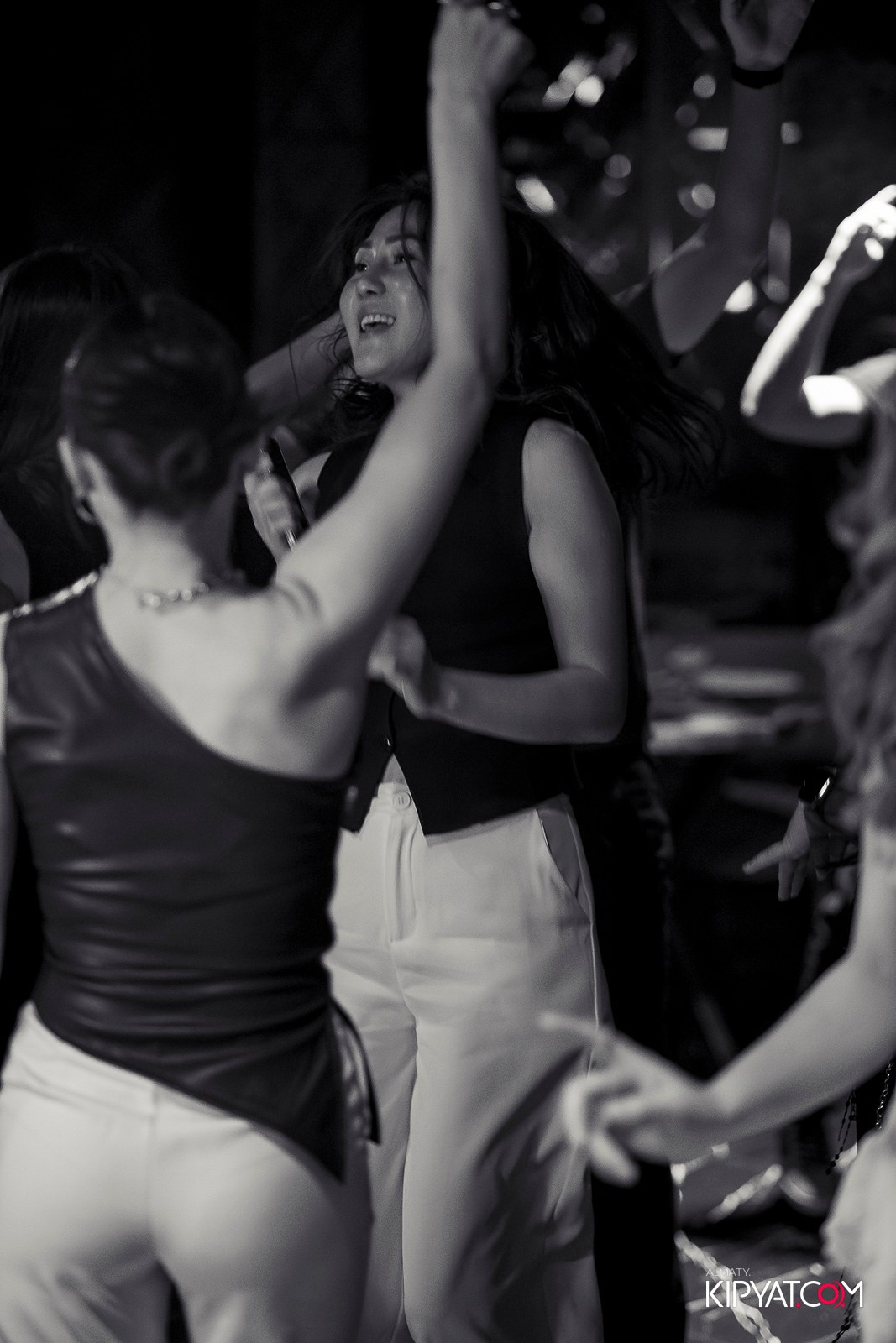 MOOD KARAOKE & TERRACE. КИПЯТКОМ АЛМАТЫ!