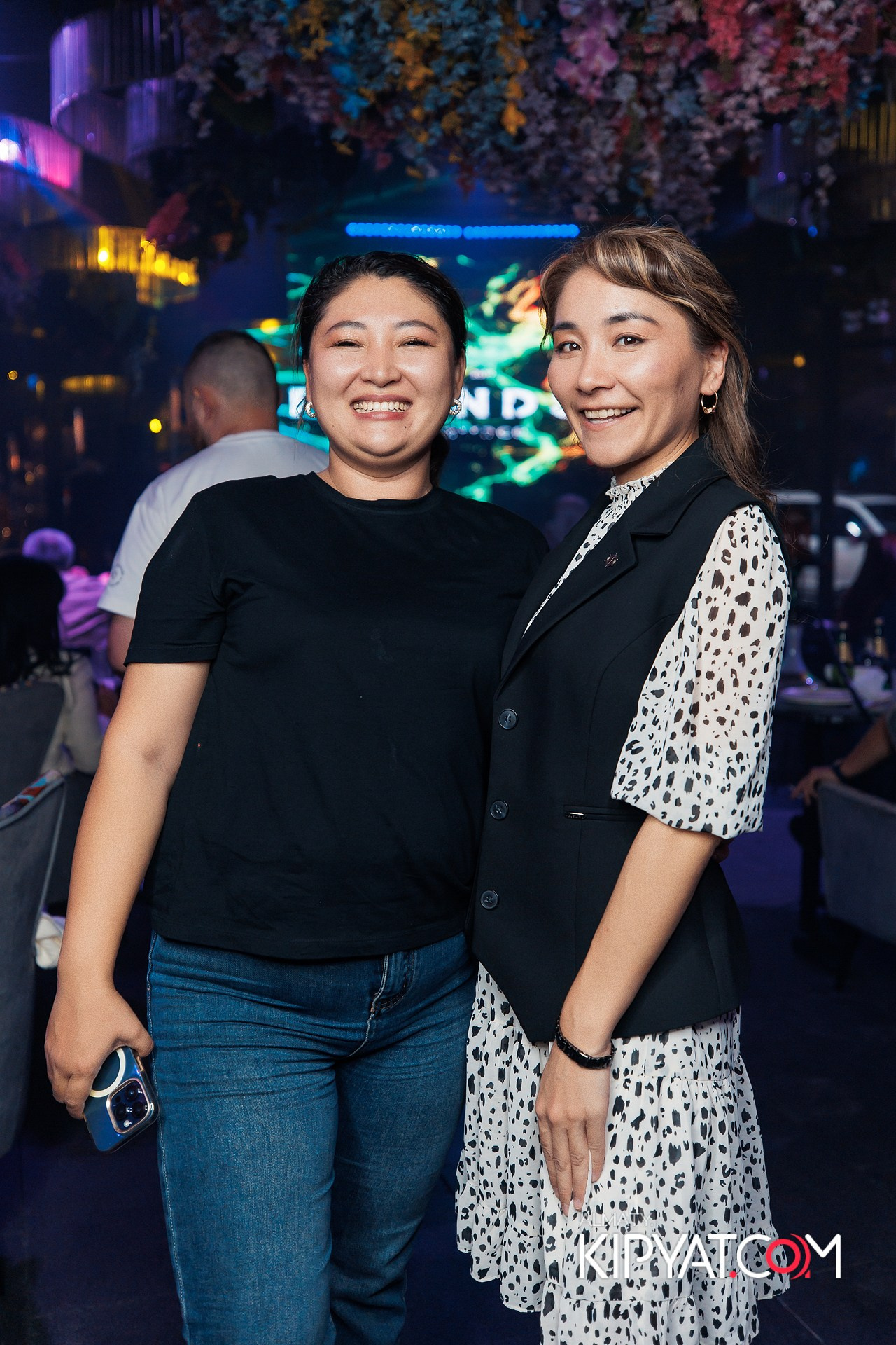 FRIENDS BAR & TERRACE. КИПЯТКОМ АЛМАТЫ! Фотосъемка мероприятий в Алматы