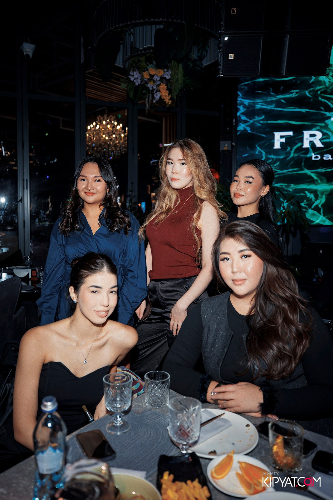 FRIENDS BAR & TERRACE. КИПЯТКОМ АЛМАТЫ!