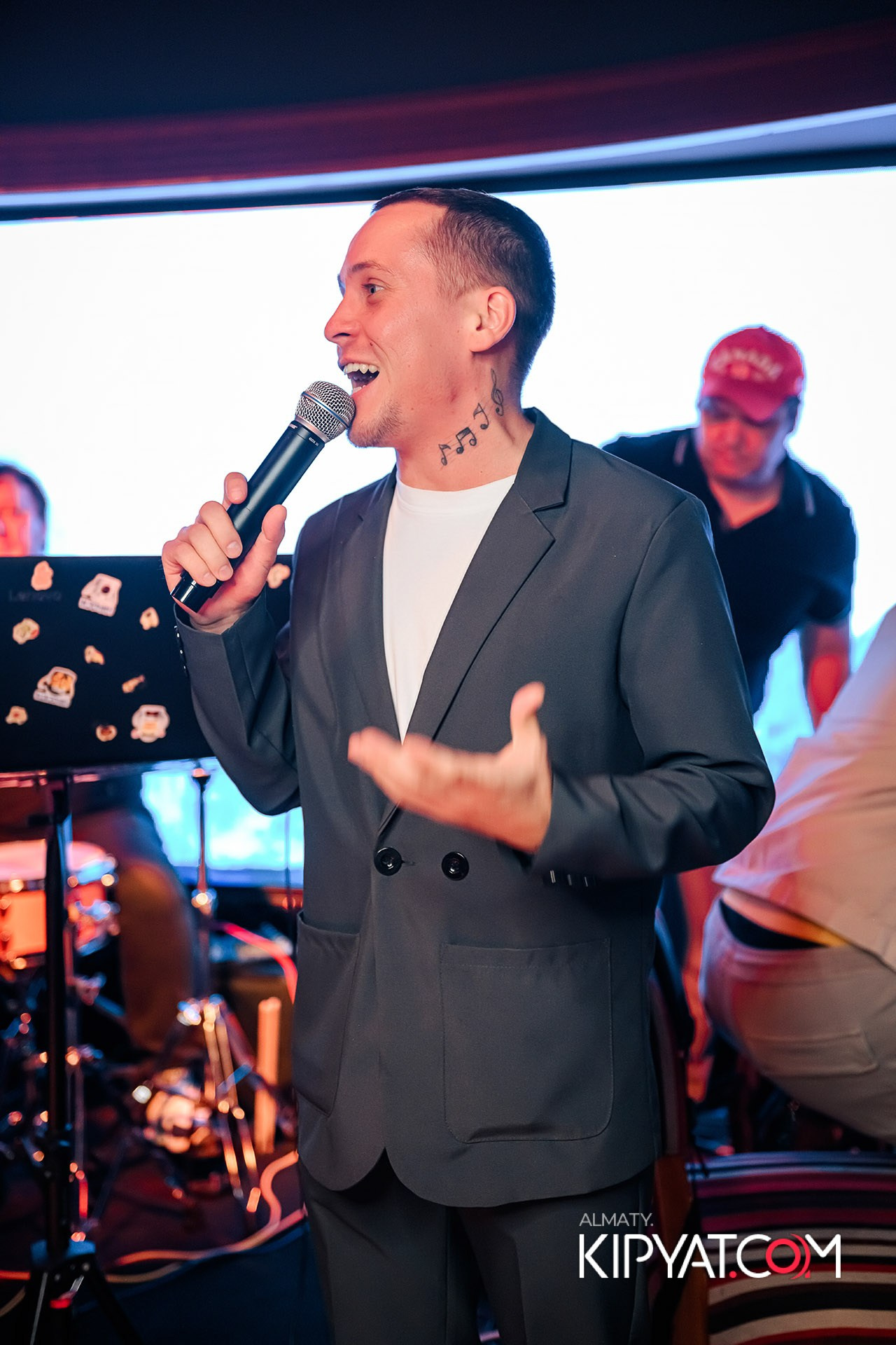 Monroe. КИПЯТКОМ АЛМАТЫ!