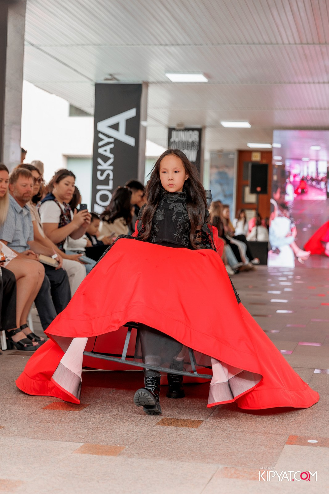 JUNIOR FASHION SHOW. КИПЯТКОМ АЛМАТЫ!