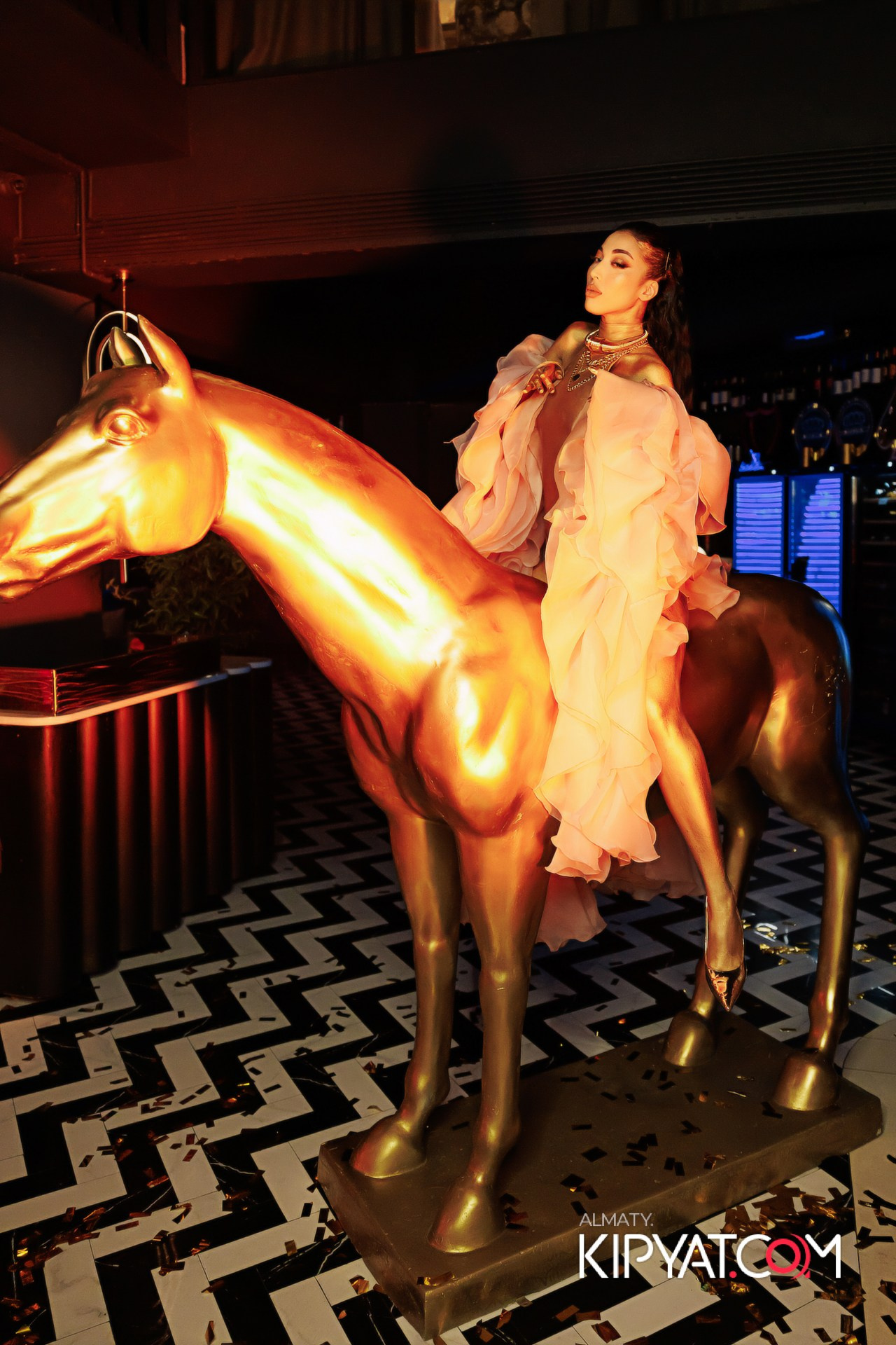 QUEEN. КИПЯТКОМ АЛМАТЫ!