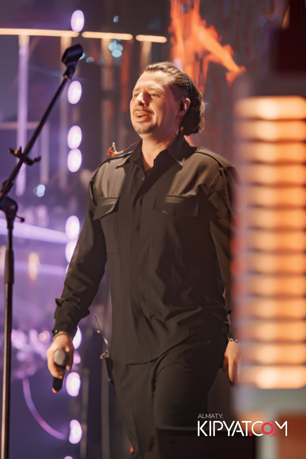 SANTA BARBARA — ПИТ ДЖЕЙСОН (ГР. ПРЕМЬЕР-МИНИСТР) И ИЛЬЯ ЗУДИН (ГР. ДИНАМИТ) НА ПРЕДНОВОГОДНЕЙ ВЕЧЕРИНКЕ. КИПЯТКОМ АЛМАТЫ!